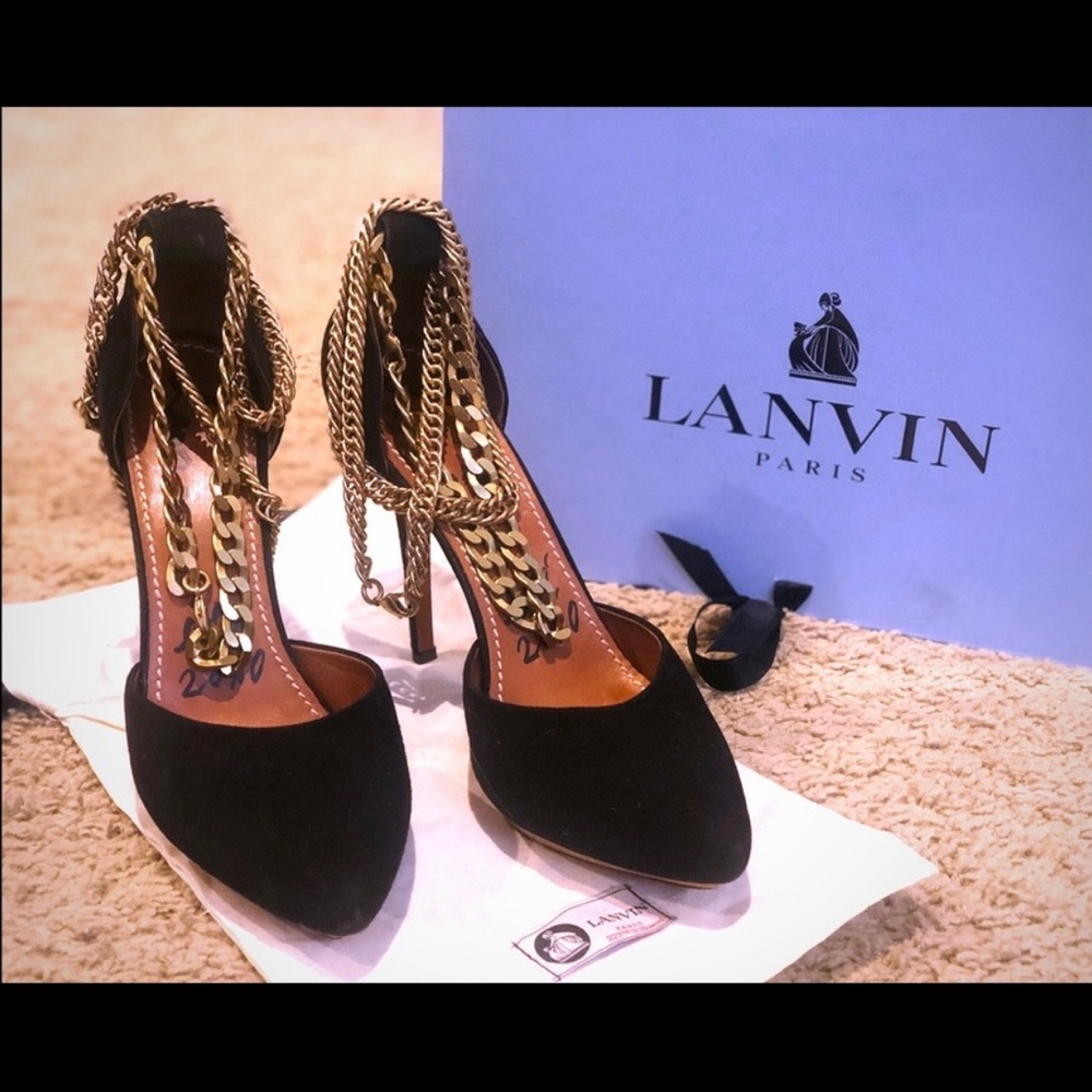 NWOT authentic Lanvin black suede w/chain ankle wrap